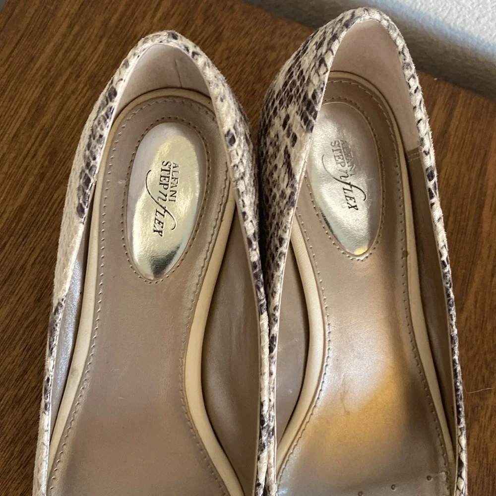 Alfani Step n Flex Snakeskin Open-toed Small Wedge Heel, Women’s 7M